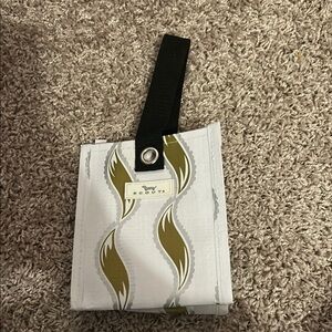 Scout White and Gold Wallet Elegant Design